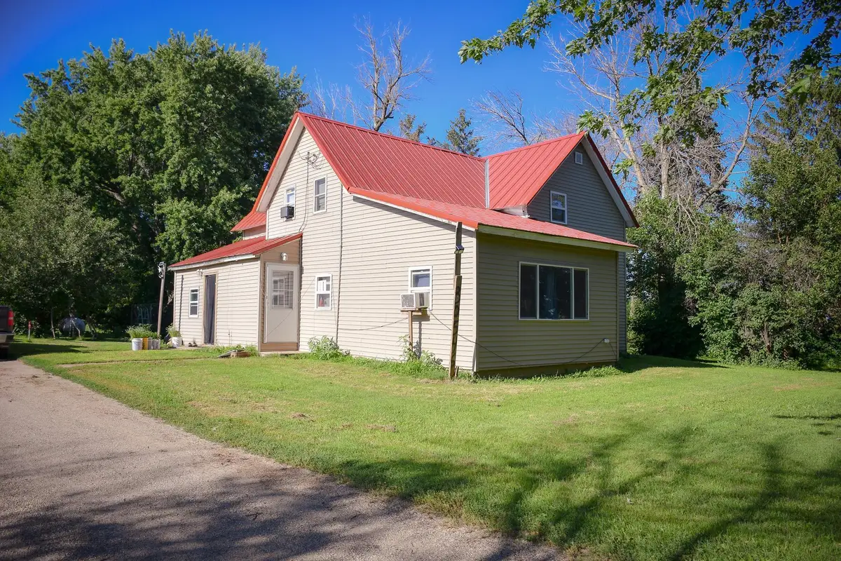 30546 County Hwy 35, Worthington, MN 56187 - #1