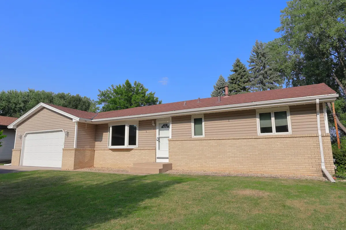 67 13th Avenue Sw, New Brighton, MN 55112 - #1