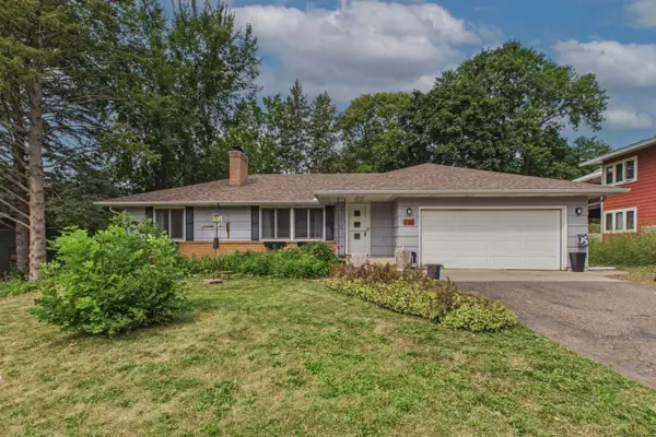 2085 Rosewood Lane S, Roseville, MN 55113