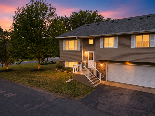 7610 157th Street W #B, Apple Valley, MN 55124