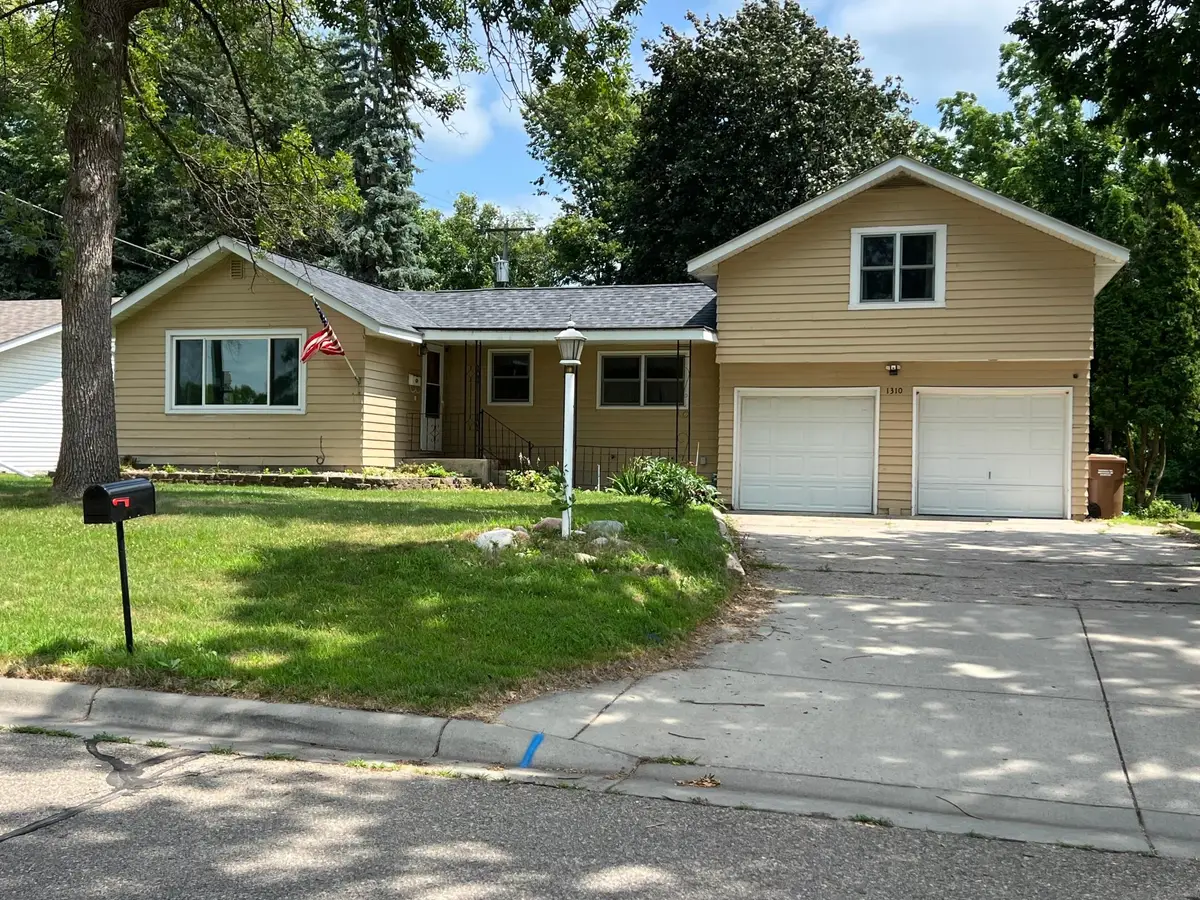 1310 N 6th Street N, Montevideo, MN 56265 - #1
