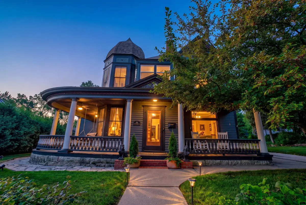 215 Pine Street W, Stillwater, MN 55082 - #1