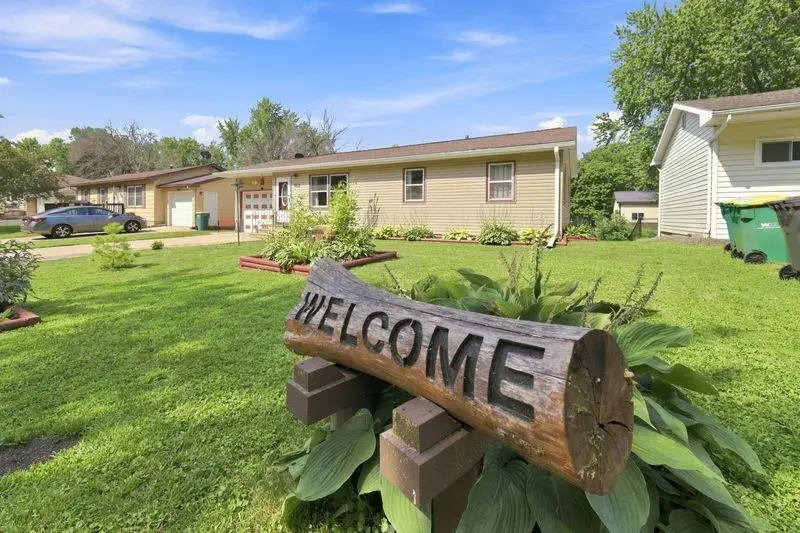 912 S 3rd Avenue, Albert Lea, MN 56007 - #3
