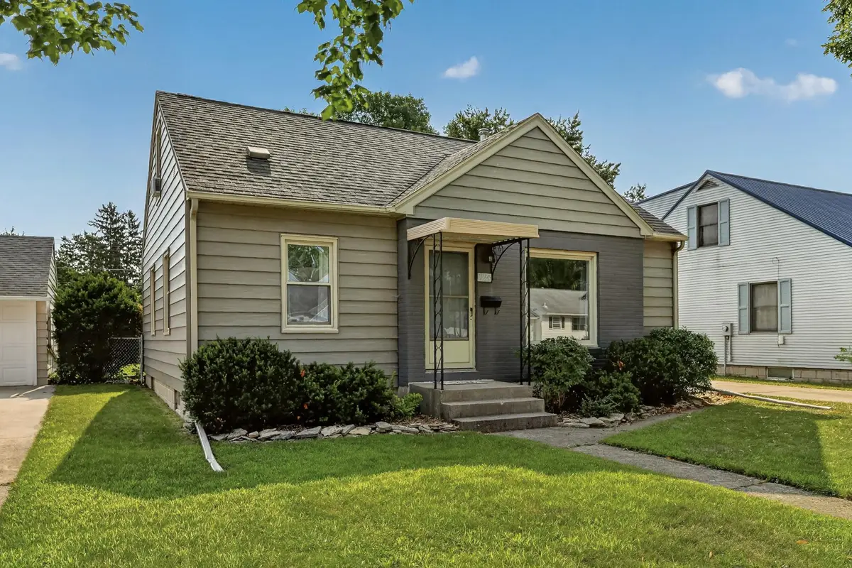 724 14th Avenue Ne, Rochester, MN 55906 - #1