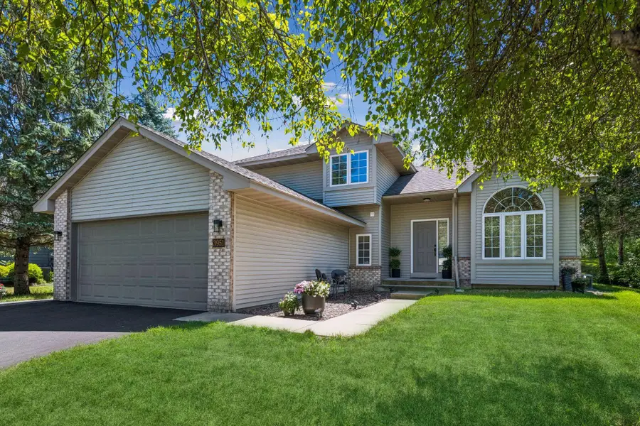 3951 Country Oaks Drive, Chanhassen, MN 55331 - #2