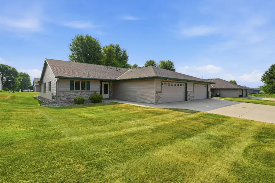 680 West River Dr, New London, MN 56273 - #2