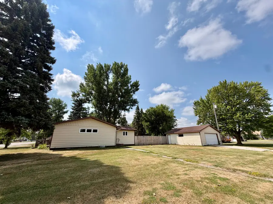 702 Champagne Avenue Sw, Red Lake Falls, MN 56750 - #2