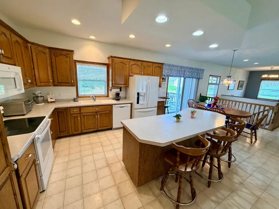 122 Lake Henry Avenue S, Melrose, MN 56352 - #2