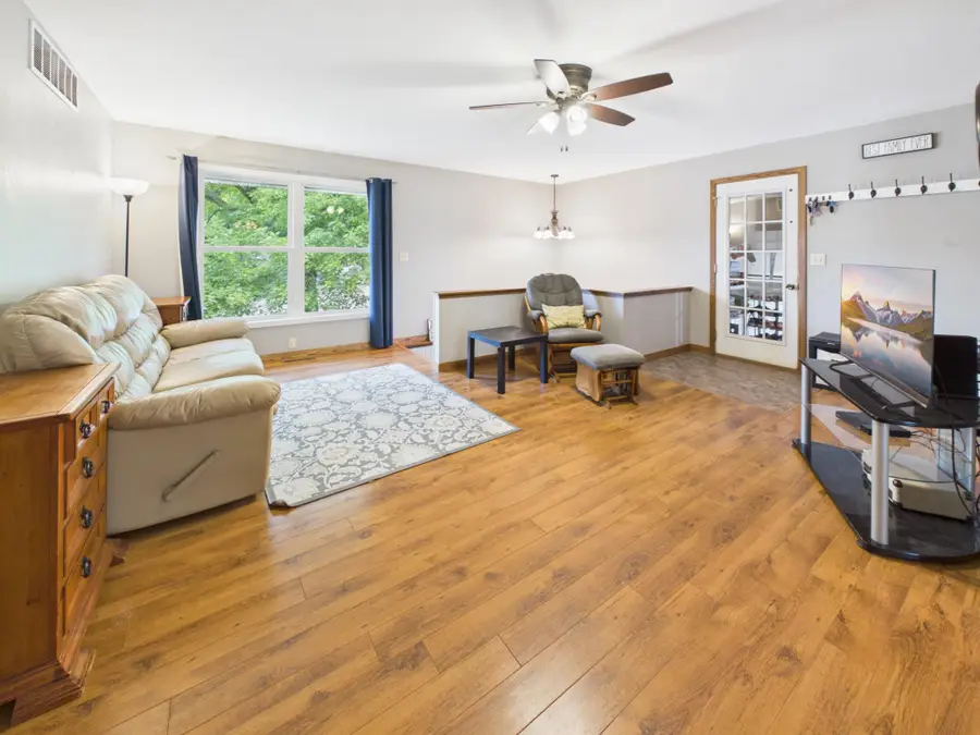 403 5th Avenue Se, Melrose, MN 56352 - #3