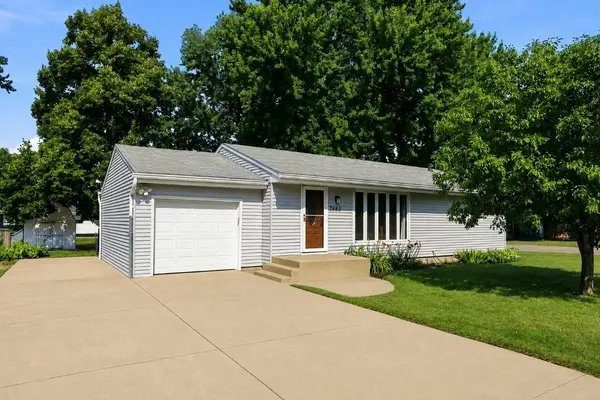 7980 Jackson Street Ne, Spring Lake Park, MN 55432