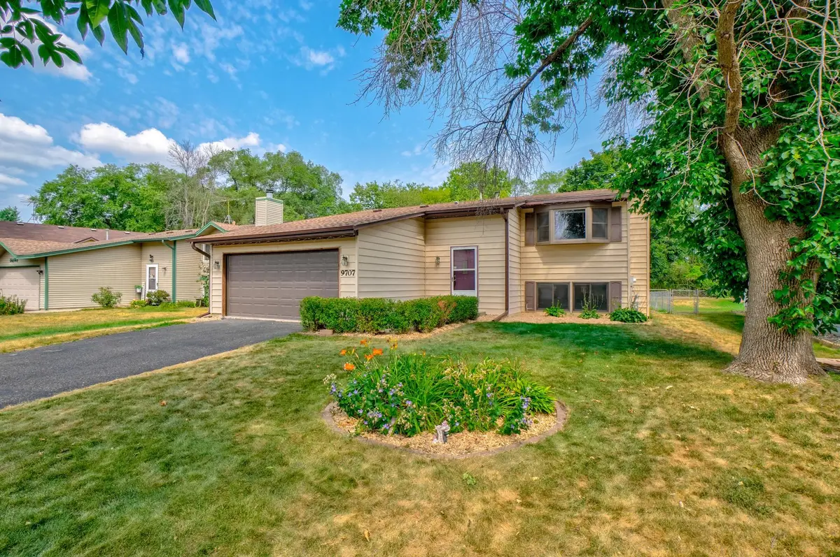 9707 Heath Avenue S, Cottage Grove, MN 55016 - #1