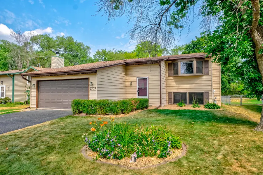 9707 Heath Avenue S, Cottage Grove, MN 55016 - #2