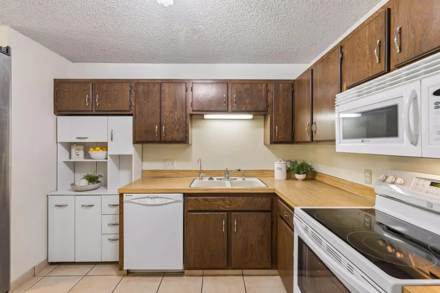 2466 Cobble Hill Alcove #A, Woodbury, MN 55125 - #3