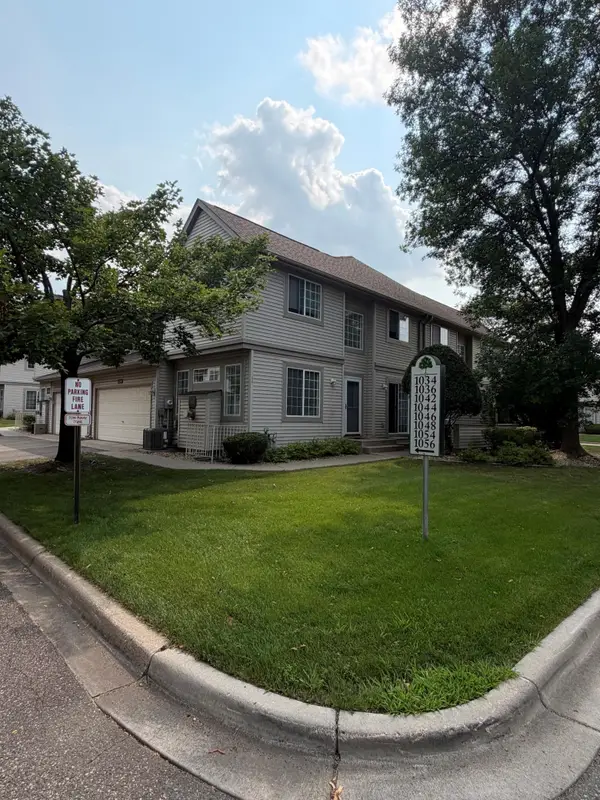 1056 Lovell Avenue W, Roseville, MN 55113