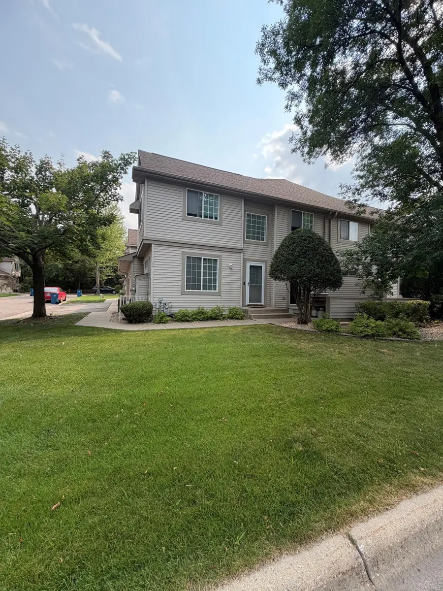 1056 Lovell Avenue W, Roseville, MN 55113 - #3