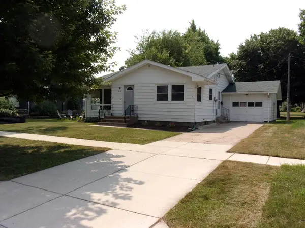 218 E 2nd Street, Blue Earth, MN 56013