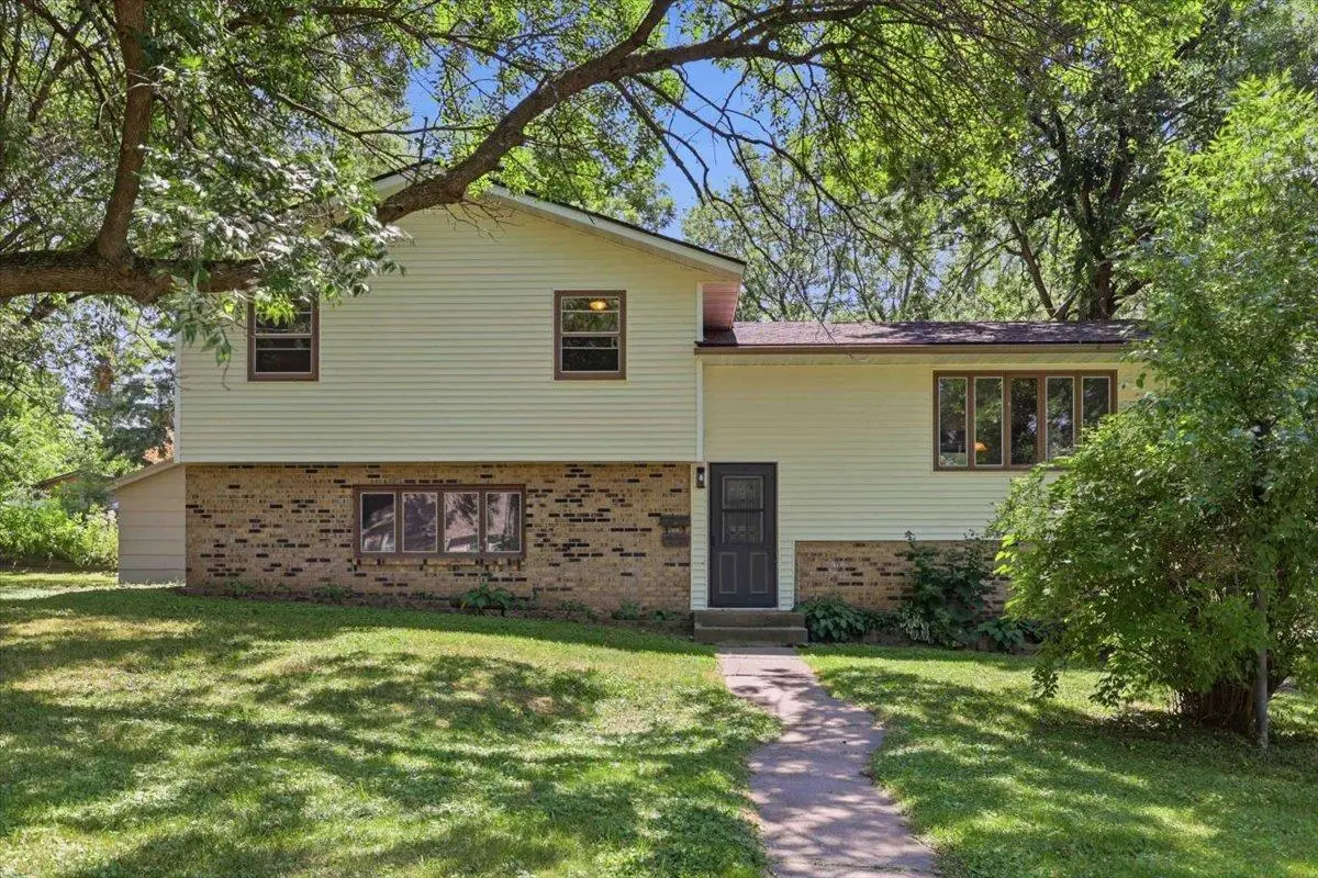 355 4th Avenue Nw, Milaca, MN 56353 - #1