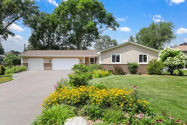 1025 129th Avenue Ne, Blaine, MN 55434