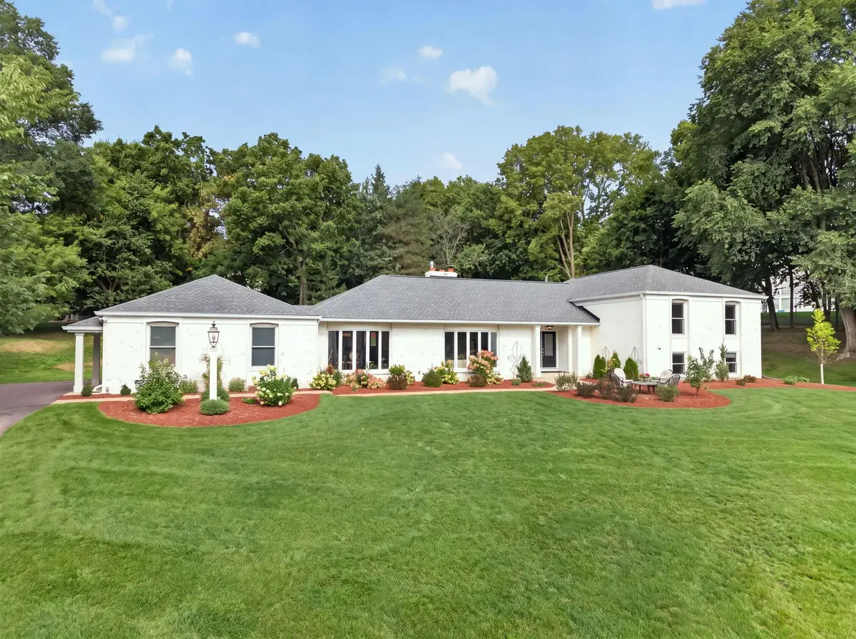 3945 Hillcrest Way, Deephaven, MN 55391 - #1