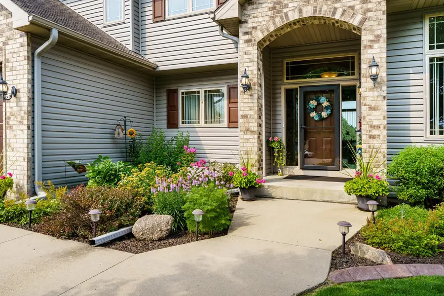 20585 Islandview Circle, Lakeville, MN 55044 - #2