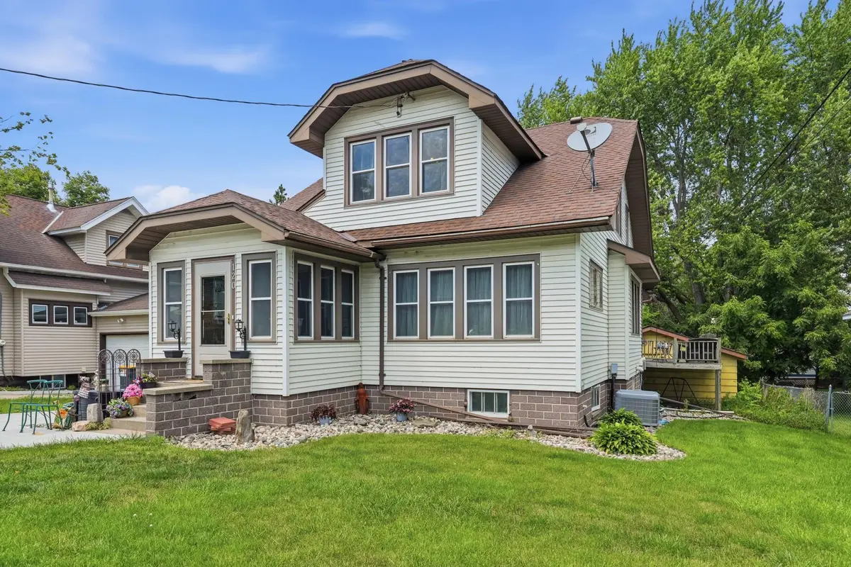 120 Park Place W, Norwood Young America, MN 55368 - #1