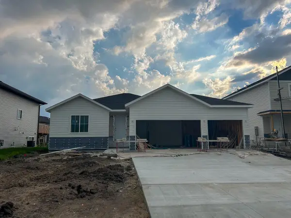 6721 14 Street S, Fargo, ND 58104