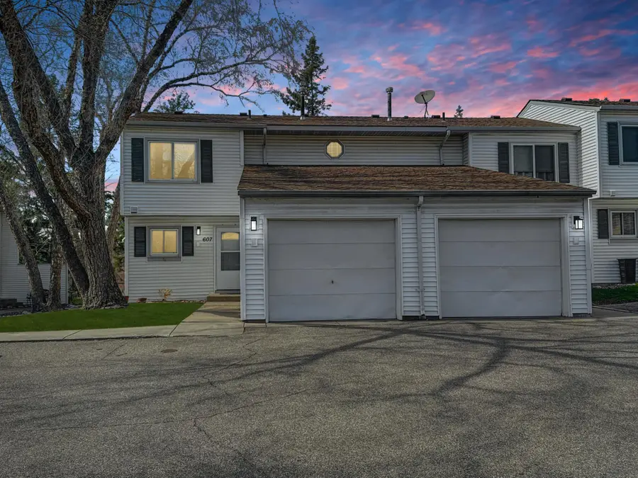 607 E Burnsville Parkway #13, Burnsville, MN 55337 - #2