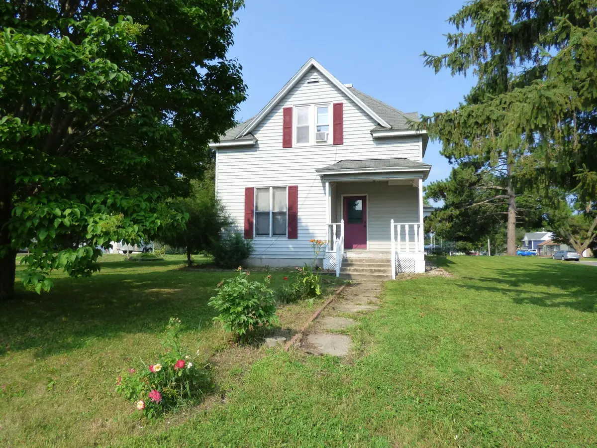 2 S Maple Avenue, Le Center, MN 56057 - #1