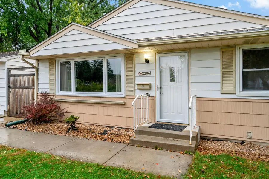 2206 W 89th Street W, Bloomington, MN 55431 - #3