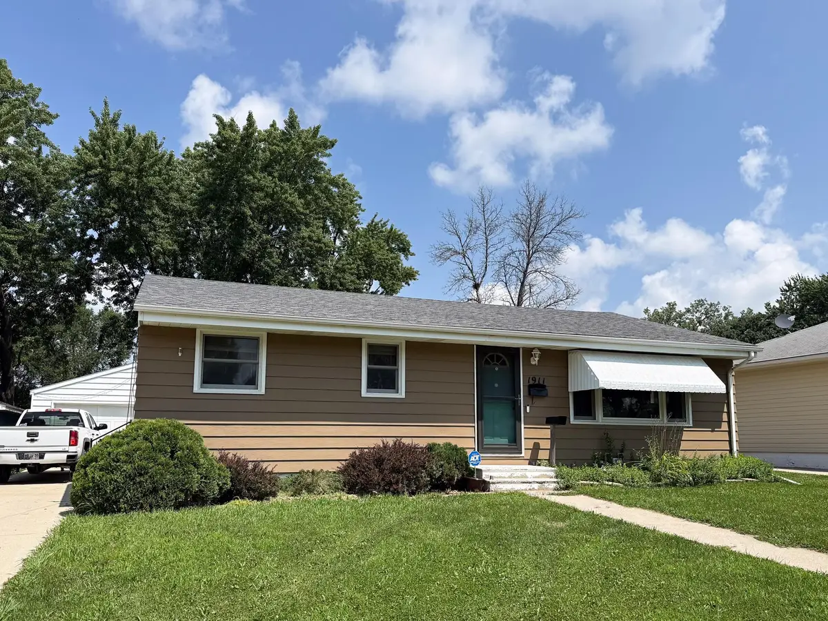 1911 4th Avenue Ne, Austin, MN 55912 - #1