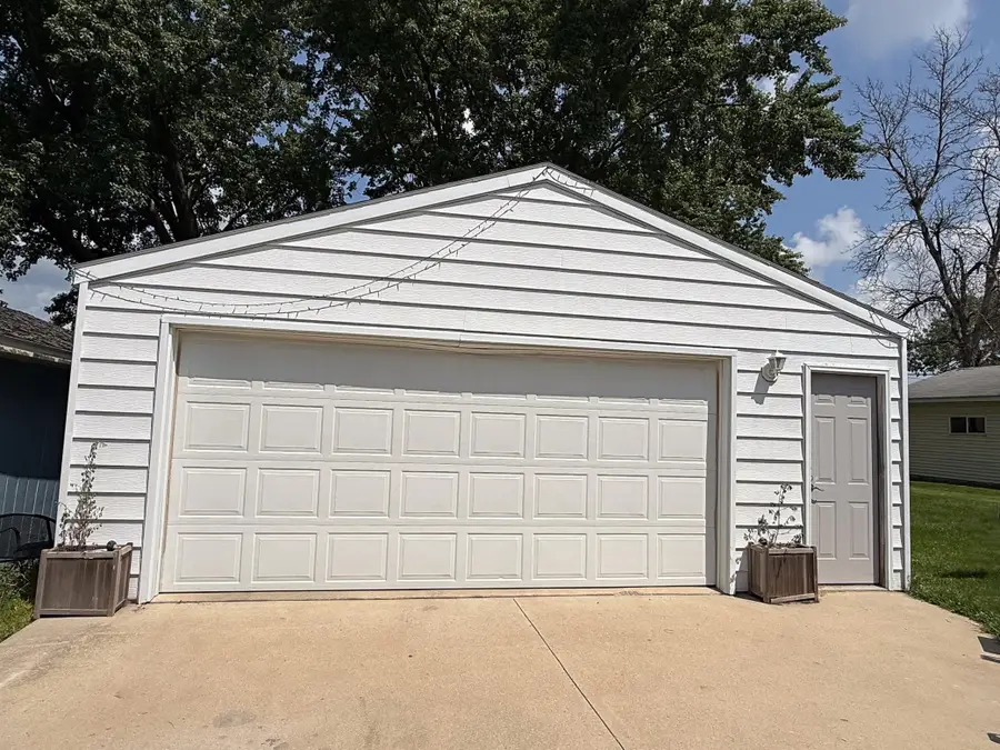 1911 4th Avenue Ne, Austin, MN 55912 - #2