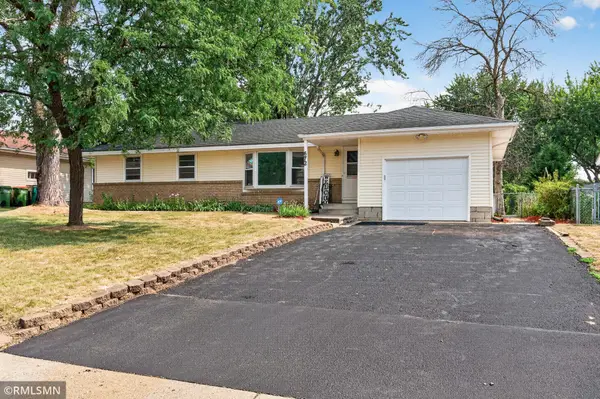 672 80th Avenue Ne, Spring Lake Park, MN 55432