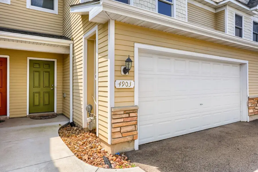 4903 Hamlet Avenue N, Oakdale, MN 55128 - #3