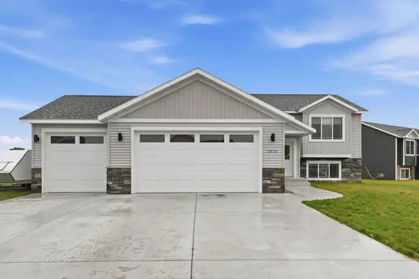 1013 26th Street Loop N, Sartell, MN 56377