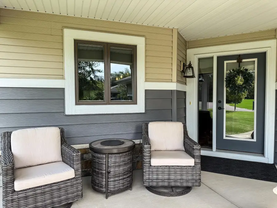 2047 Goodview Avenue N, Oakdale, MN 55128 - #3