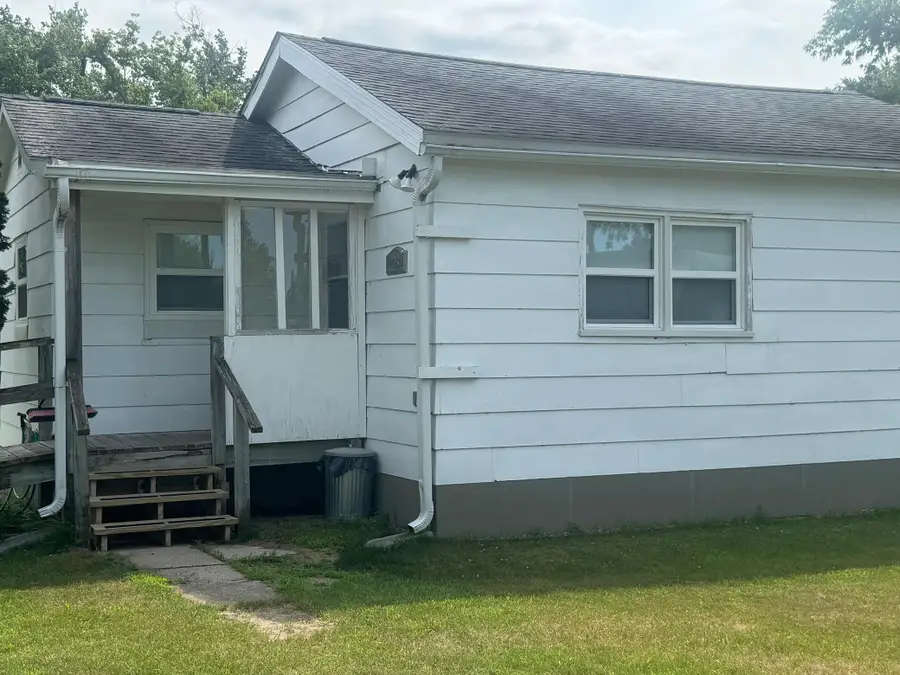 203 Park Avenue Sw, Bemidji, MN 56601 - #2