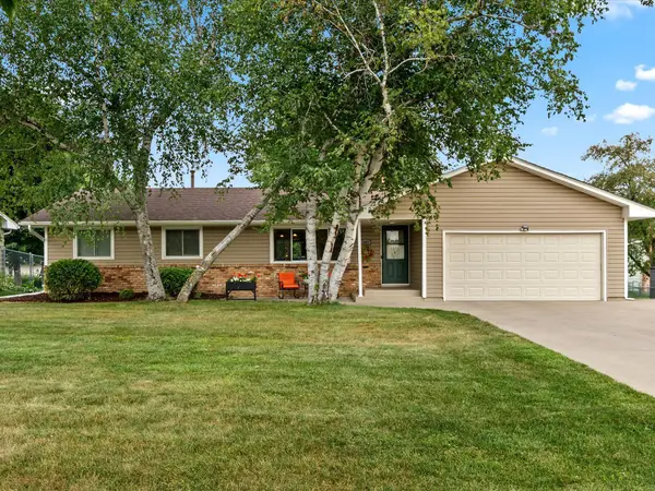 2682 5th Street Nw, New Brighton, MN 55112