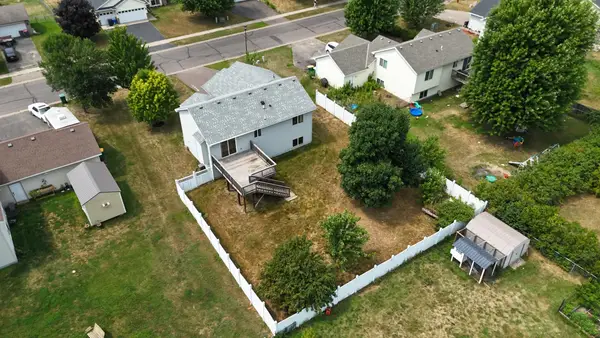 1464 Roosevelt Street S, Cambridge, MN 55008