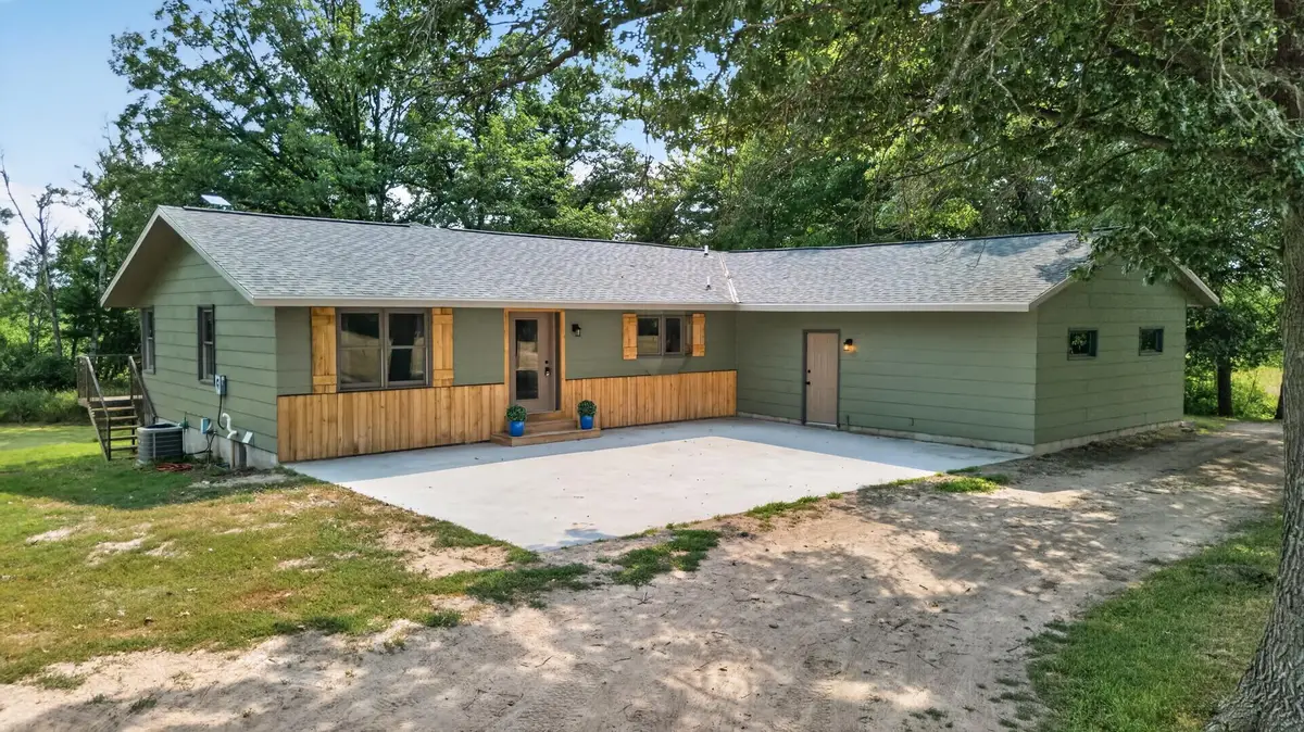 9800 253rd Avenue Ne, Stacy, MN 55079 - #1