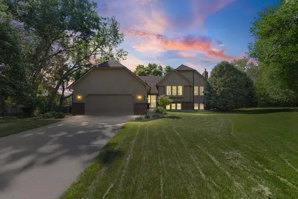 4980 Oakview Lane N, Plymouth, MN 55442