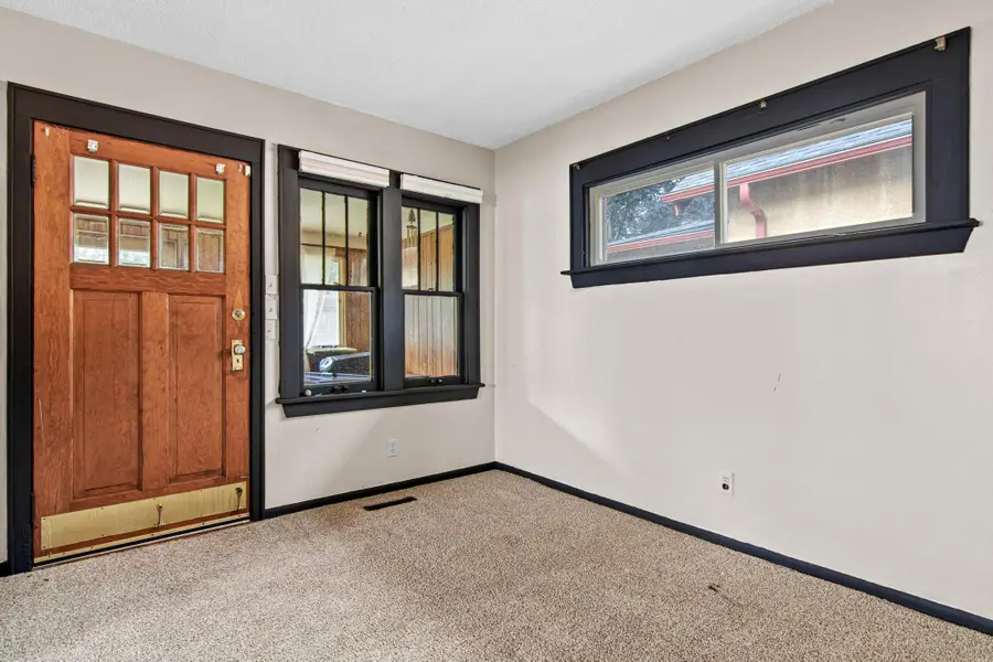 971 Lawson Avenue E, Saint Paul, MN 55106 - #2