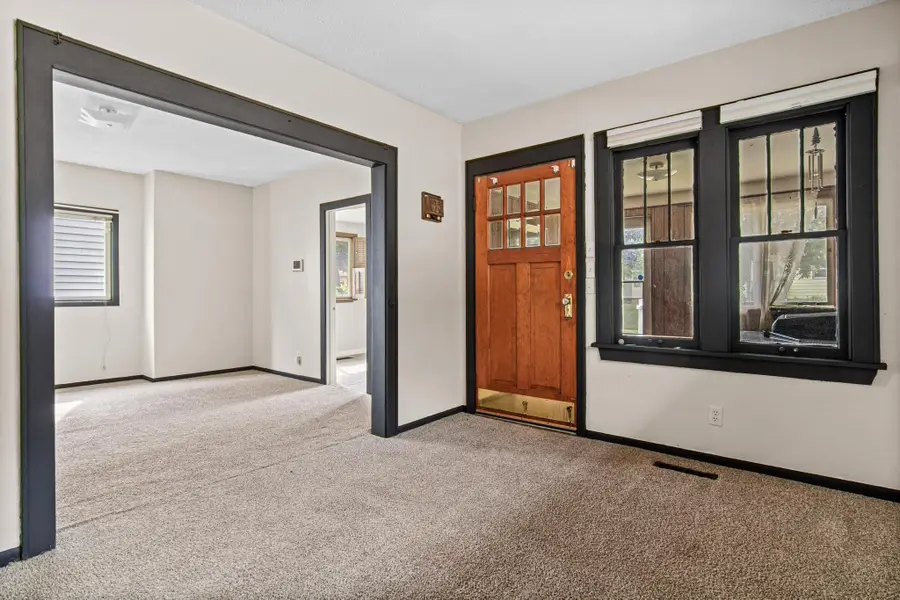 971 Lawson Avenue E, Saint Paul, MN 55106 - #3