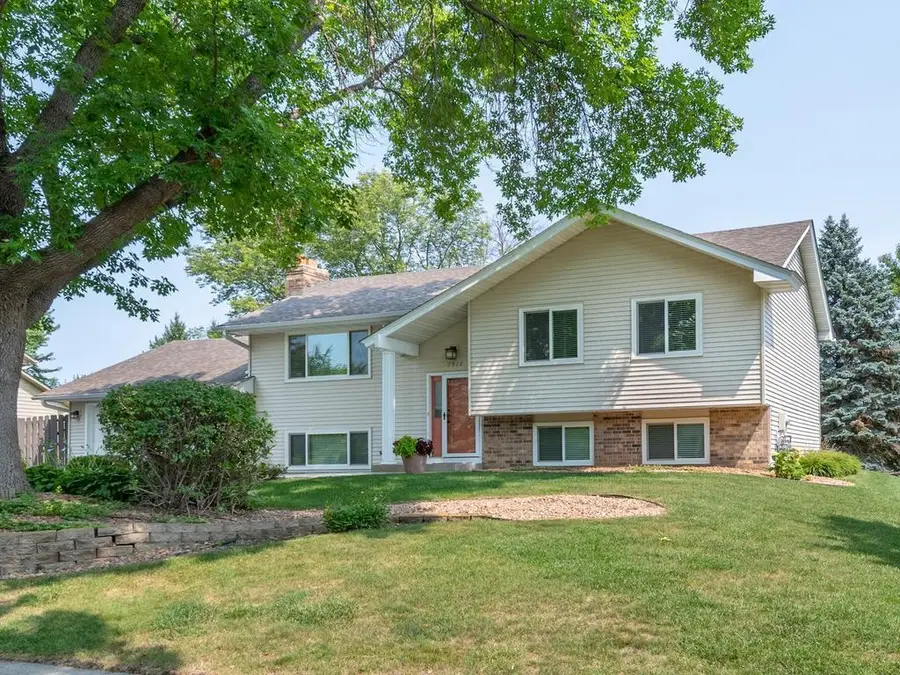 7926 Chesshire Lane N, Maple Grove, MN 55311 - #2