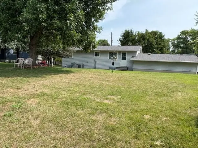 452 Kouwe Street Nw, Hutchinson, MN 55350 - #3