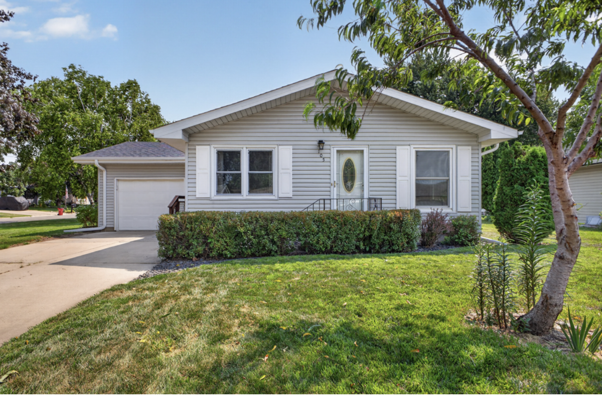 105 1st Street Se, Plainview, MN 55964 - #1