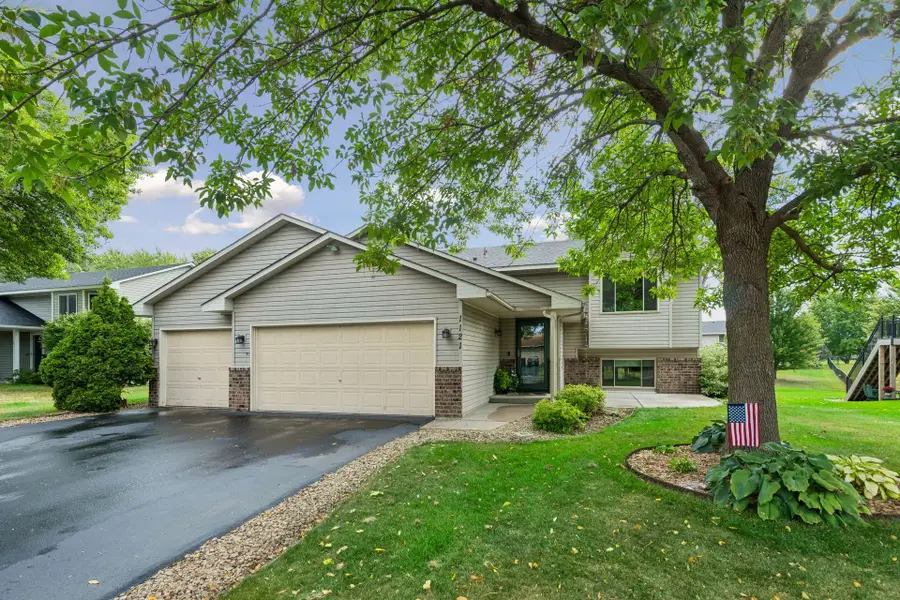 1121 Scott Street S, Shakopee, MN 55379 - #2