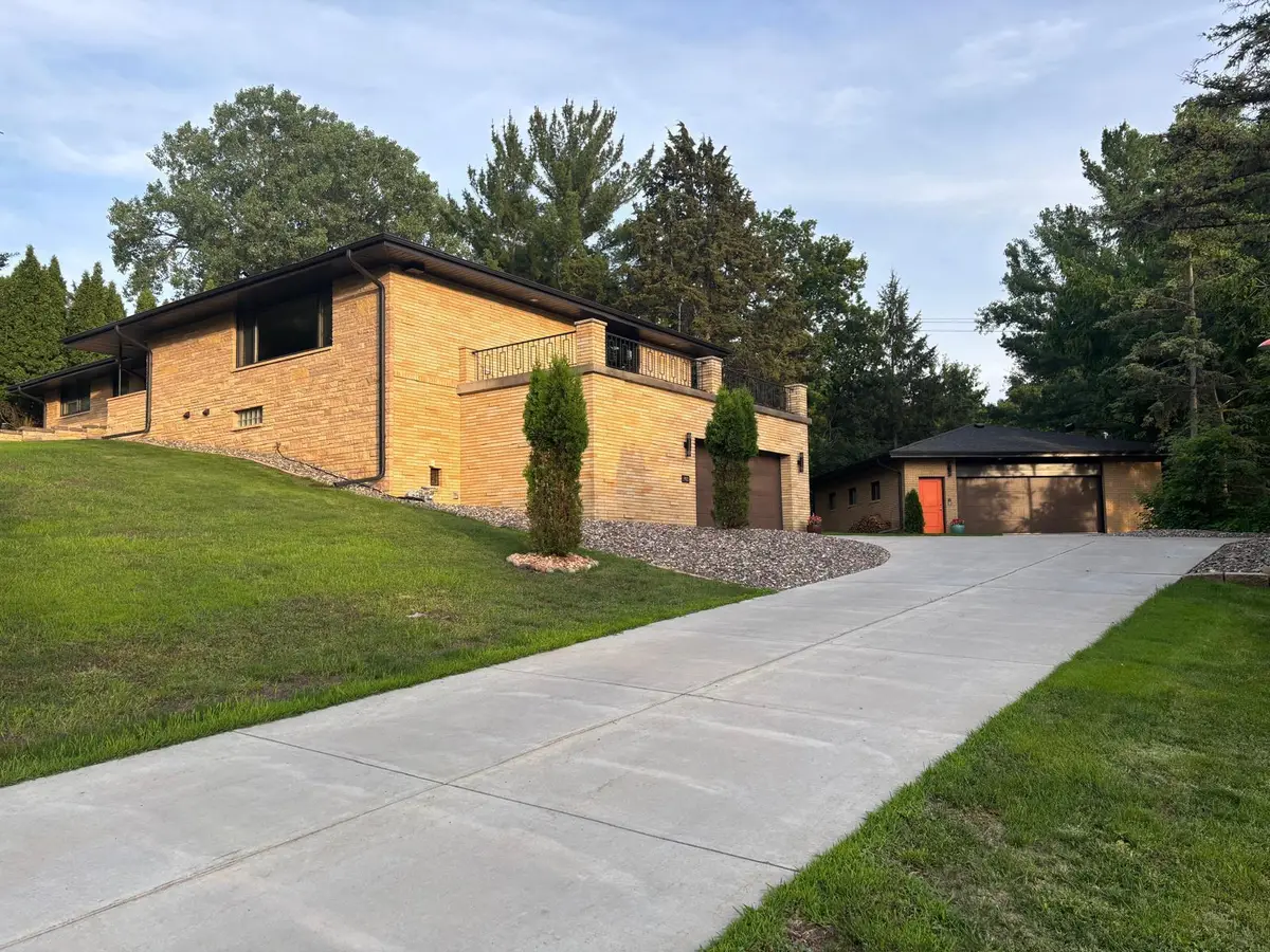 1472 Bridgeview Avenue, Eagan, MN 55121 - #1