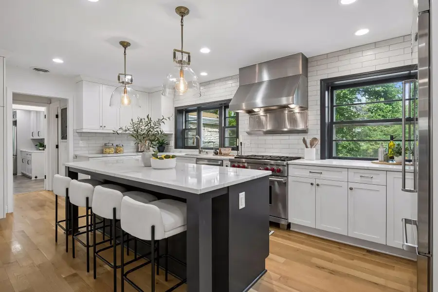 4808 Woodhill Way, Edina, MN 55424 - #2