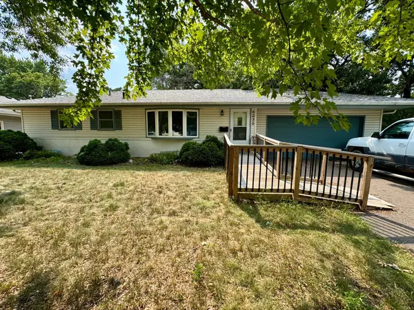 6030 5th Street Ne, Fridley, MN 55432