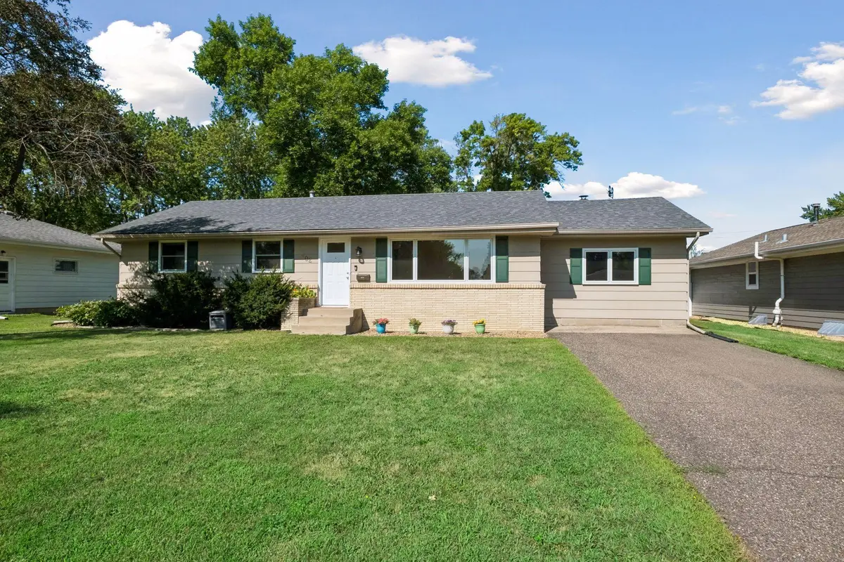 702 Madison Street S, Shakopee, MN 55379 - #1